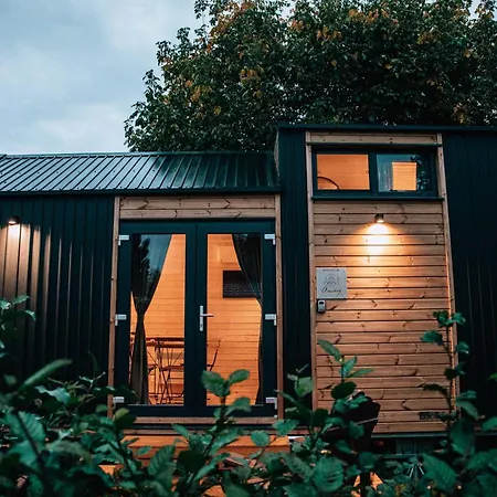 Garden By Tiny Away 別荘